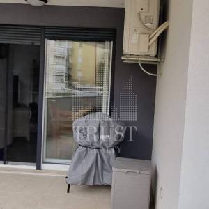 Premantura – luksuzni stan s krovnom terasom i panoramskim pogledom na more, 400 m od plaže