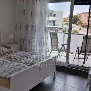 Premantura – luksuzni stan s krovnom terasom i panoramskim pogledom na more, 400 m od plaže