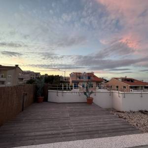 Premantura – luksuzni stan s krovnom terasom i panoramskim pogledom na more, 400 m od plaže