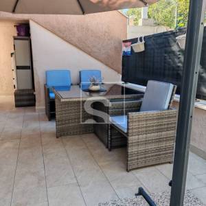 Prizemlje s okućnicom na top lokaciji u Puli, 200 m od mora i najljepših plaža