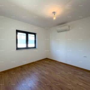 Prizemlje sa velikim vrtom!