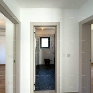 Prizemlje sa velikim vrtom!