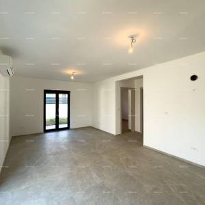 Prizemlje sa velikim vrtom!