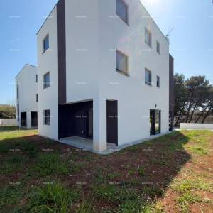 Prizemlje sa velikim vrtom!