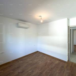 Prizemlje sa velikim vrtom!