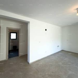 Prizemlje sa velikim vrtom!