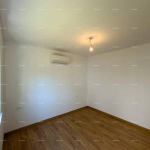 Prizemlje sa velikim vrtom!