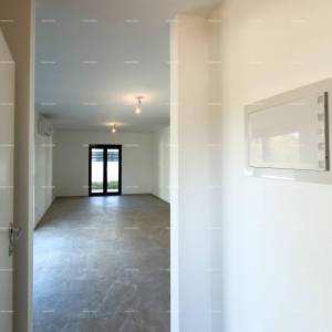 Prizemlje sa velikim vrtom!