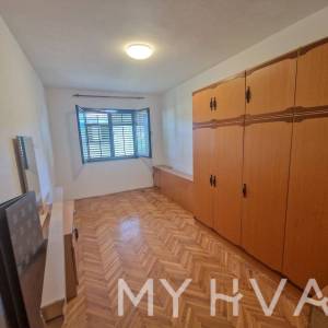 Prizemni stan u Jelsi