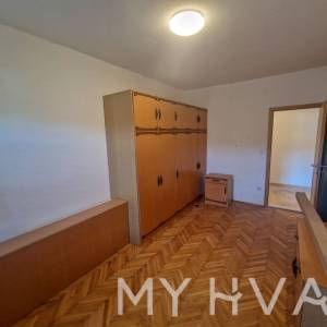 Prizemni stan u Jelsi