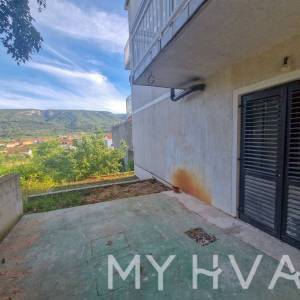 Prizemni stan u Jelsi