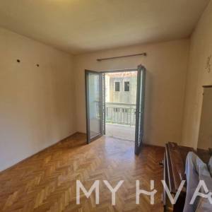 Prizemni stan u Jelsi