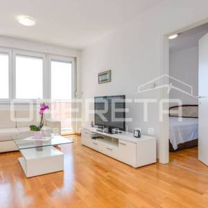 PRODAJA, 2-SOBAN STAN, LANIŠTE (PORED  ARENA CENTRA), JARUŠČICA, 47 m2