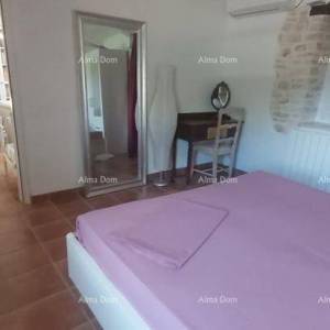 Prodaja: Dvije Povezane Kuće s velikim dvorištem, blizina Kanfanara