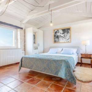 Prodaja: Dvije Povezane Kuće s velikim dvorištem, blizina Kanfanara