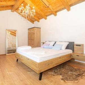 Prodaja: Dvije Povezane Kuće s velikim dvorištem, blizina Kanfanara