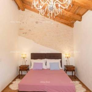 Prodaja: Dvije Povezane Kuće s velikim dvorištem, blizina Kanfanara