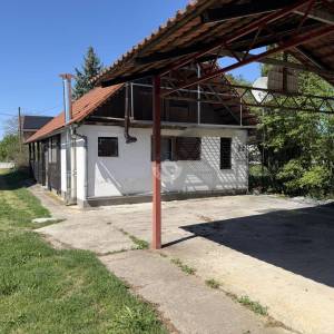 Prodaja građevinskog zemljišta s kućom i radionom, Rugvica (Dragošička), 2027m2