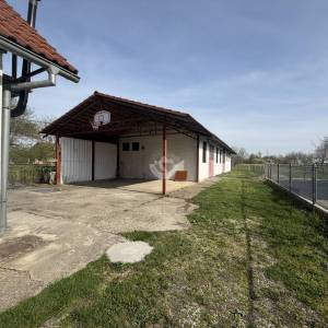 Prodaja građevinskog zemljišta s kućom i radionom, Rugvica (Dragošička), 2027m2