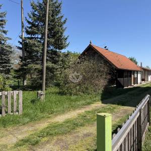 Prodaja građevinskog zemljišta s kućom i radionom, Rugvica (Dragošička), 2027m2