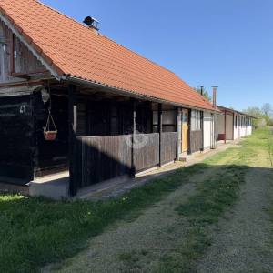 Prodaja građevinskog zemljišta s kućom i radionom, Rugvica (Dragošička), 2027m2