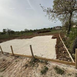 Prodaja građevinskog zemljišta sa  građevinskom dozvolom,  Svetvinčenat!