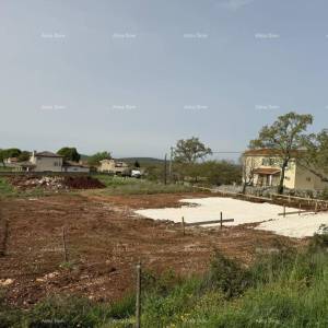 Prodaja građevinskog zemljišta sa  građevinskom dozvolom,  Svetvinčenat!