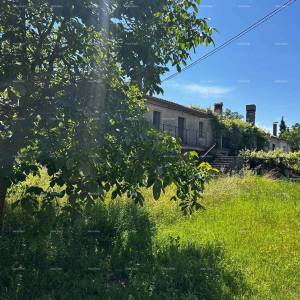 Prodaja kuće sa  stajom i zemljištem u blizini Barbana!