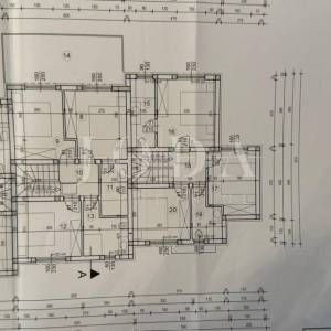 Prodaja kuće u nizu s bazenom