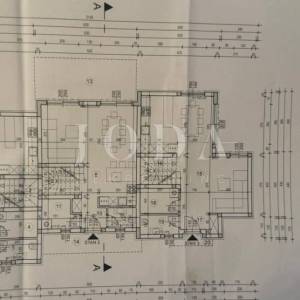 Prodaja kuće u nizu s bazenom