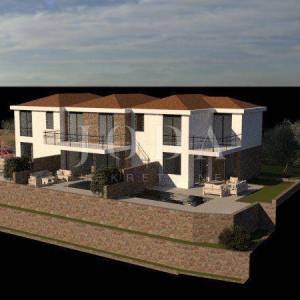 Prodaja kuće u nizu s bazenom