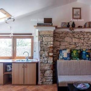 Prodaja lijepe kamene kuće, Medulin