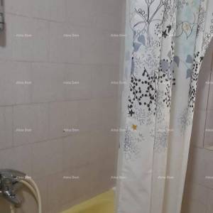 Prodaja, Ližnjan , kuća u nizu sa tri apartmana.