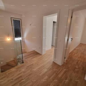 Prodaja luksuznog, dvoetažnog stana s bazenom, Tar! S2