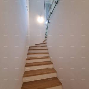 Prodaja luksuznog, dvoetažnog stana s bazenom, Tar! S2