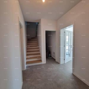 Prodaja luksuznog, dvoetažnog stana s bazenom, Tar! S2