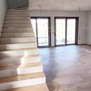 Prodaja moderne kuće s bazenom u mirnom i lijepom istarskom mjestu,  Svetvinčenat!