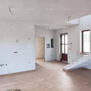 Prodaja moderne kuće s bazenom u mirnom i lijepom istarskom mjestu,  Svetvinčenat!