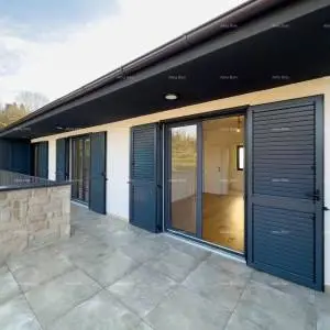 Prodaja novoizgrađene, moderno opremljene kuće sa bazenom, Rakalj!