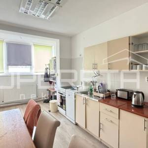 Prodaja, Poslovna zgrada, Osijek, Biljska cesta, 458m2