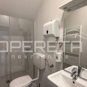 Prodaja, Poslovna zgrada, Osijek, Biljska cesta, 458m2