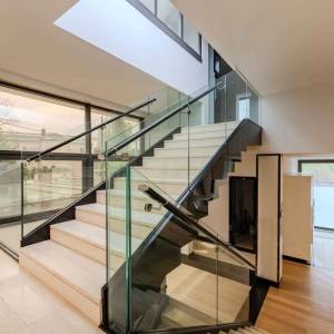 Prodaja ,Prekrižje,novouređena vila 560m2,parking,bazen