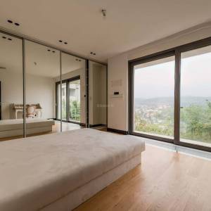 Prodaja ,Prekrižje,novouređena vila 560m2,parking,bazen