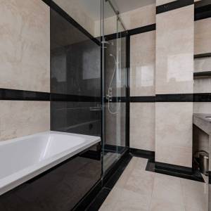 Prodaja ,Prekrižje,novouređena vila 560m2,parking,bazen