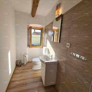 Prodaja - Prelijepa, renovirana istarska kuća u centru, Marčana!