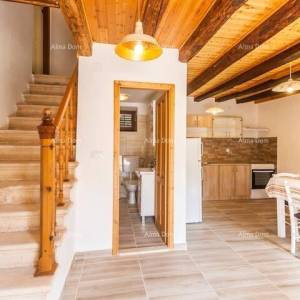 Prodaja - Prelijepa, renovirana istarska kuća u centru, Marčana!