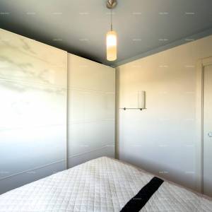 Prodaja- stan s pogledom na more - dvije minute do šetnice Lungomare, Pula!