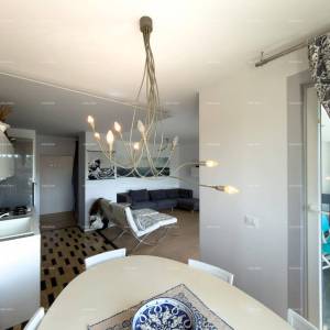 Prodaja- stan s pogledom na more - dvije minute do šetnice Lungomare, Pula!