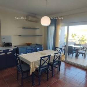 Prodaja - stan u atraktivnom stambenom kompleksu s pogledom na more! 200m od mora i plaža, Umag!