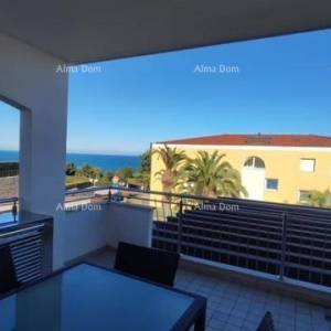 Prodaja - stan u atraktivnom stambenom kompleksu s pogledom na more! 200m od mora i plaža, Umag!
